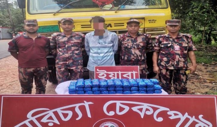 ট্রাকে মিলল ১ লাখ ৩৮ হাজার ইয়াবা 