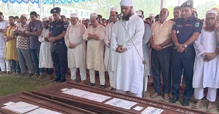 নওগাঁয় সৌদিতে আগুনে নিহত ৭ প্রবাসীর জানাজা অনুষ্ঠিত