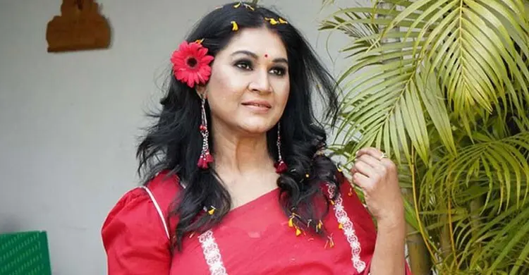 নতুন পরিচয়ে আসছেন সামিনা চৌধুরী