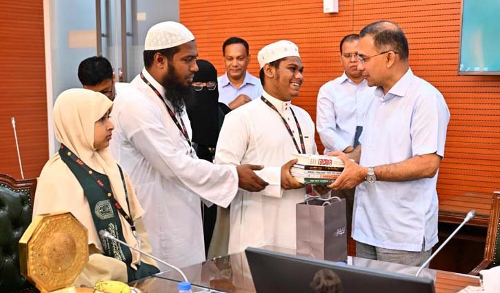 আন্তর্জাতিক কোরআন প্রতিযোগিতায় বিজয়ীদের সংবর্ধনা দিলেন প্রধানমন্ত্রী