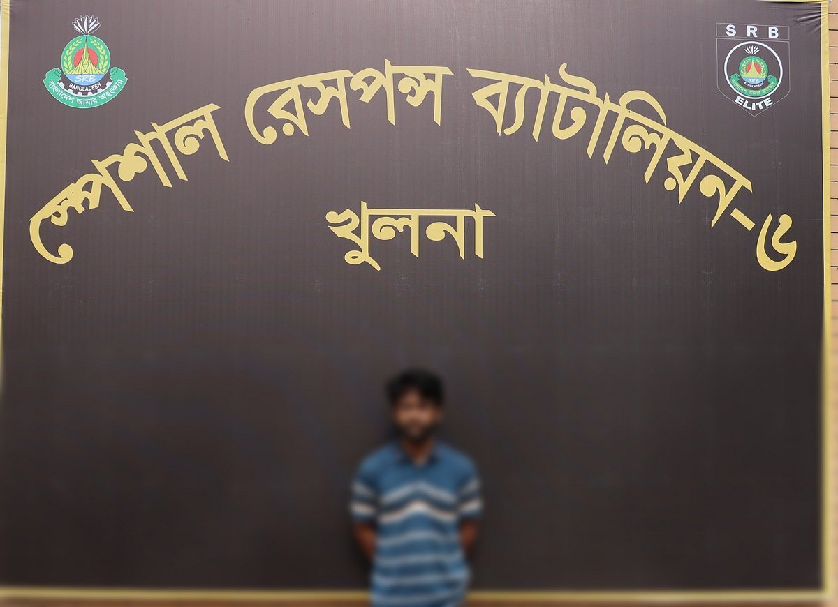 চুরির অভিযোগ তুলে পিটিয়ে হত্যা: খুলনা বিশ্ববিদ্যালয়ের প্রাক্তন শিক্ষার্থী আটক