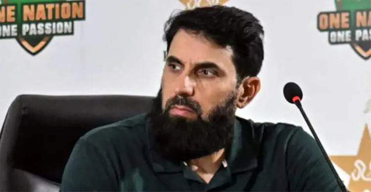 পাকিস্তান ক্রিকেটে বিদেশি কোচদের নিয়ে বোমা ফাটালেন মিসবাহ