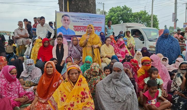 সিরাজগঞ্জে আমরণ অনশনে ছাত্রদল নেতার পরিবার
