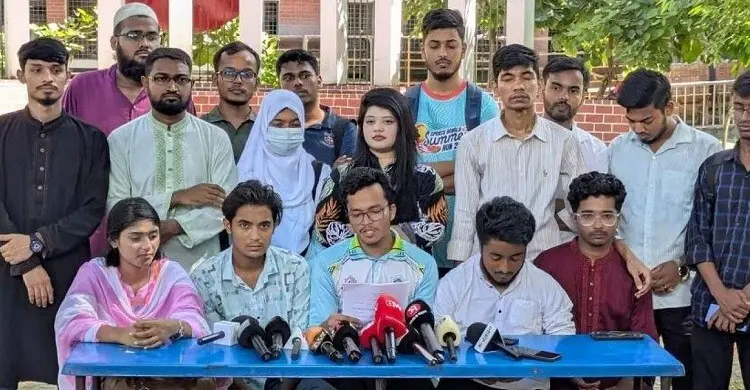 ‘বিশ্ববিদ্যালয় উপযোগী’ শিক্ষক চান সেন্ট্রাল ইউনিভার্সিটির শিক্ষার্থীরা