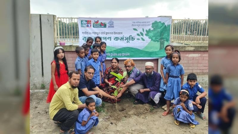 শেরপুর বার্ড ক্লাব ও শাইন এর উদ্যোগে বৃক্ষরোপণ