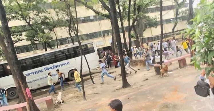জগন্নাথ বিশ্ববিদ্যালয়ের ছাত্রদলের দুই পক্ষের সংঘর্ষের ঘটনায় ৮ জন বহিষ্কার, ১ জনকে শোকজ