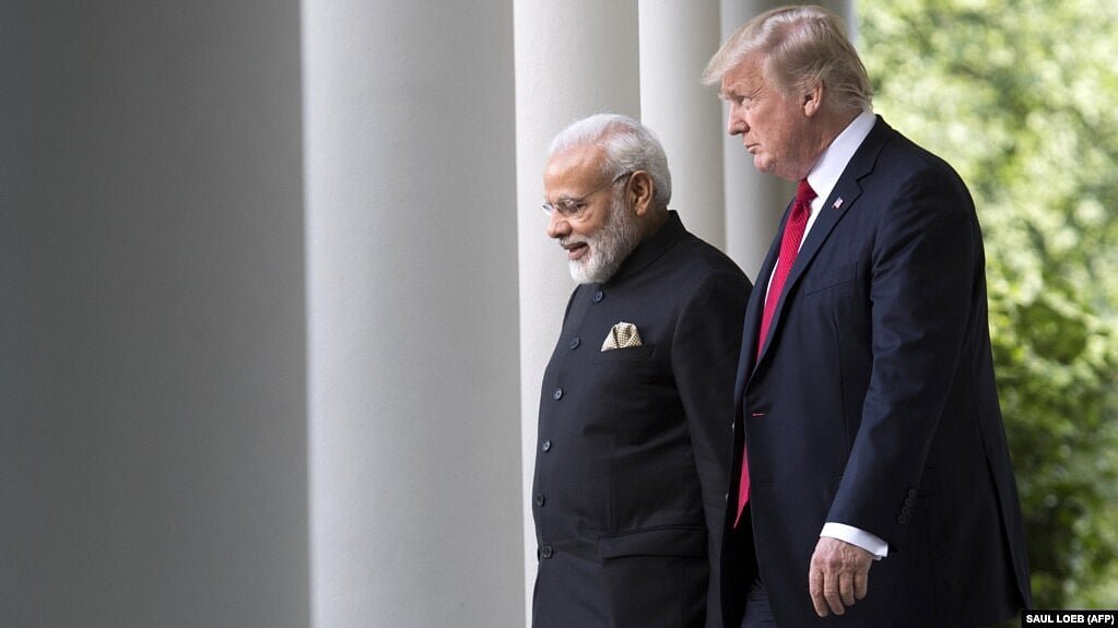 ট্রাম্পের শুল্কের হুমকি ও রাশিয়ার তেল—দুই দিক সামলানো ক্রমেই কঠিন হয়ে উঠছে ভারতের