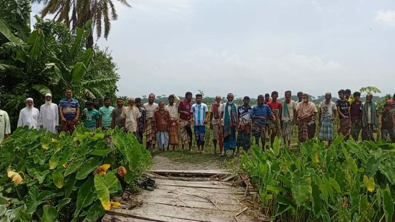 বাউফলের কৃষকদের পানি নিয়ন্ত্রণ ও যোগাযোগের জন্য স্লুইস গেট ও ব্রিজের দাবি
