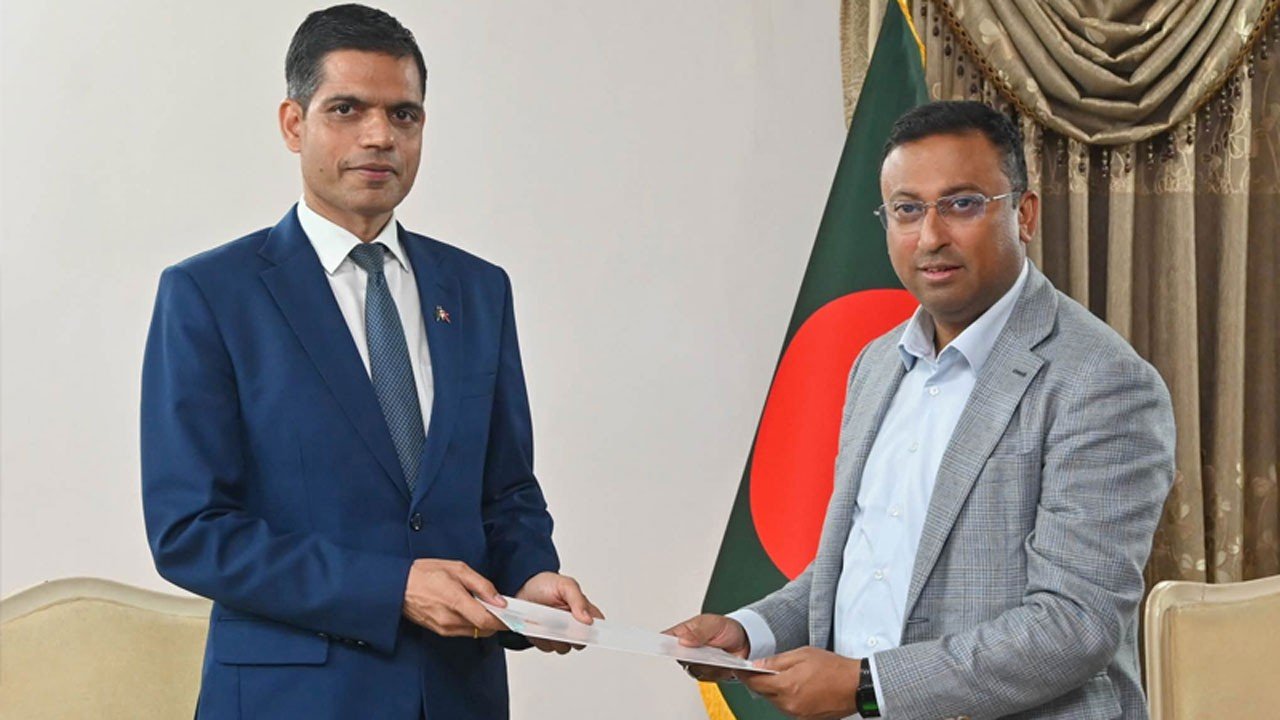 দুর্যোগকবলিত নেপালকে ১২ কোটি ৩০ লাখ টাকা দিল বাংলাদেশ