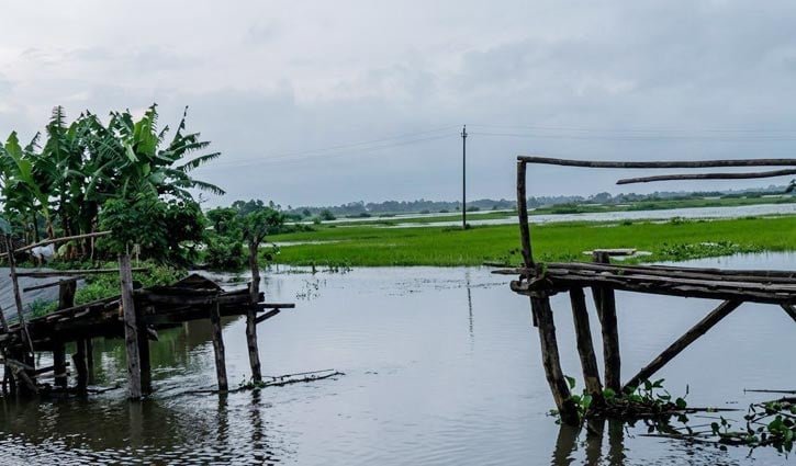 খেয়াঘাটের কাঠের সাঁকো ভেঙে দিল দুর্বৃত্তরা, দুর্ভোগে হাজারো মানুষ 