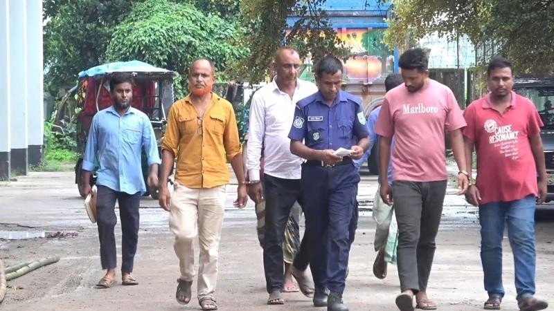 লালমনিরহাটে বিজিবি ক্যাম্পে ঢুকে হুমকি, বিএনপির ৪ নেতাসহ আটক ৬