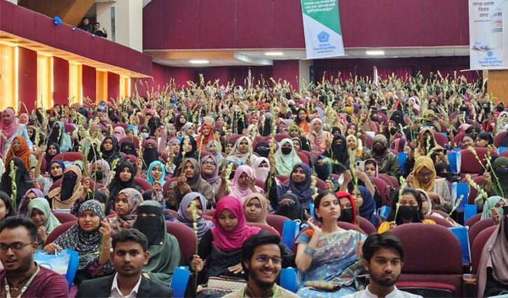 ৪ হাজার নবীন শিক্ষার্থীকে বরণ করে নিল রাবি ছাত্রশিবির