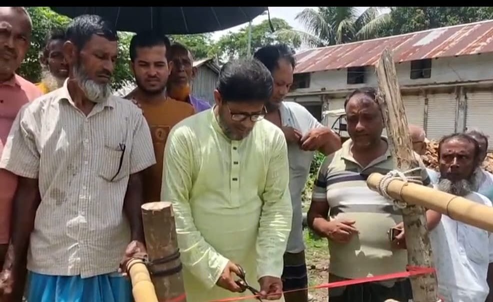 বরগুনায় ফিতা কেটে বিএনপি নেতার সাঁকো উদ্বোধন