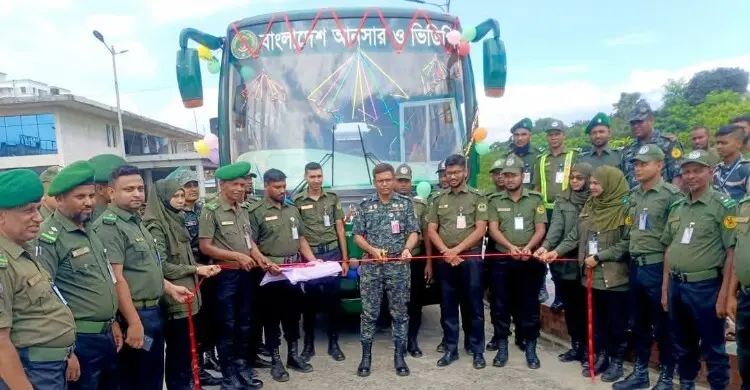শাহজালাল বিমানবন্দরে আনসার সদস্যদের জন্য বিশেষ বাস সেবা চালু
