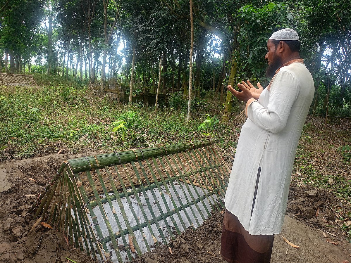 ‘কোনো বাবাকে যেন আমার মতো সন্তানের লাশ বহন করতে না হয়’