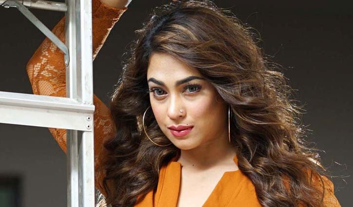 সৎ মার সংসারের আঘাত এখনো কাটিয়ে উঠতে পারিনি: পপি
