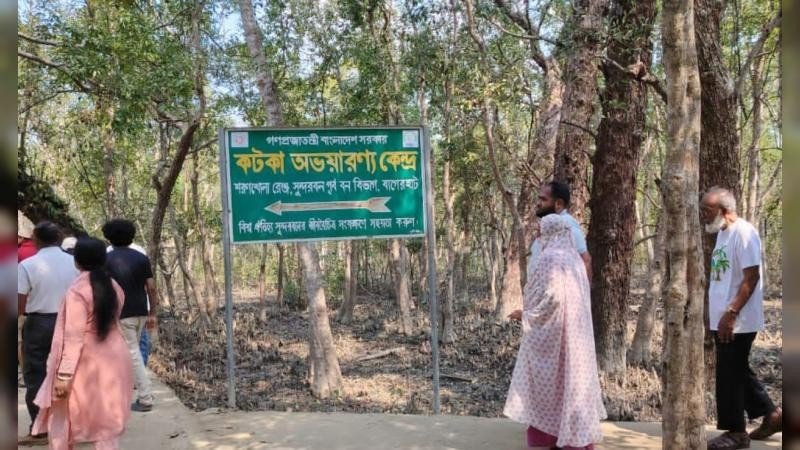 পূর্ব সুন্দরবনে ৩ দিন ধরে টেলিটকের নেটওয়ার্ক বিপর্যয়: বিপাকে পর্যটক, মৎস্যজীবী ও বনরক্ষীরা