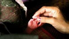 বাংলাদেশে কি সন্তান দত্তক নেওয়া যায়?