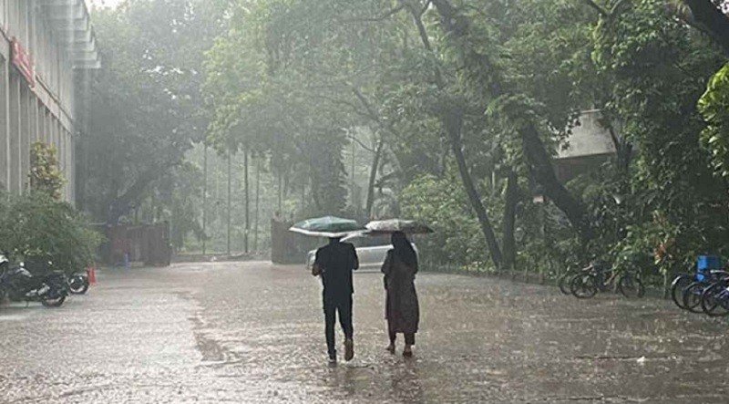 বৃষ্টি ও ঝোড়ো হাওয়ার পূর্বাভাস, ৮ অঞ্চলের নদীবন্দরে সতর্কসংকেত
