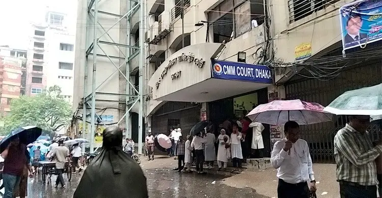 প্রেমিকের ব্যবসার জন্য স্বামীর কাছে স্ত্রীর টাকা দাবি, আদালতে মামলা