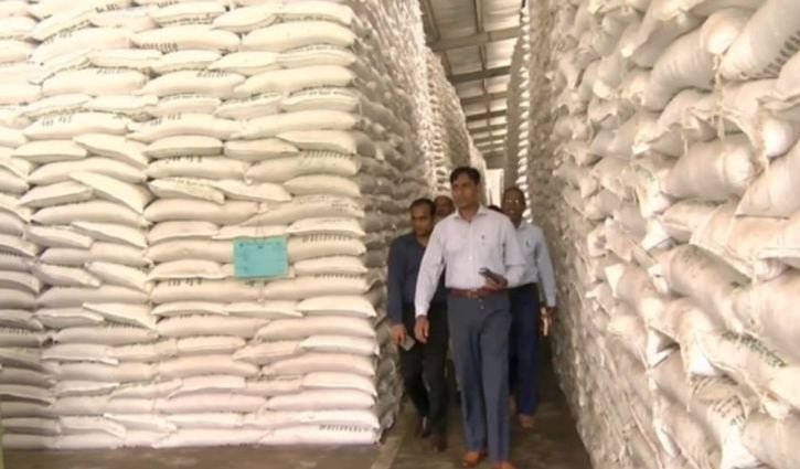 সার সংকটের খবরকে ‘বিভ্রান্তিকর’ বললেন রাজশাহী বিভাগীয় কমিশনার
