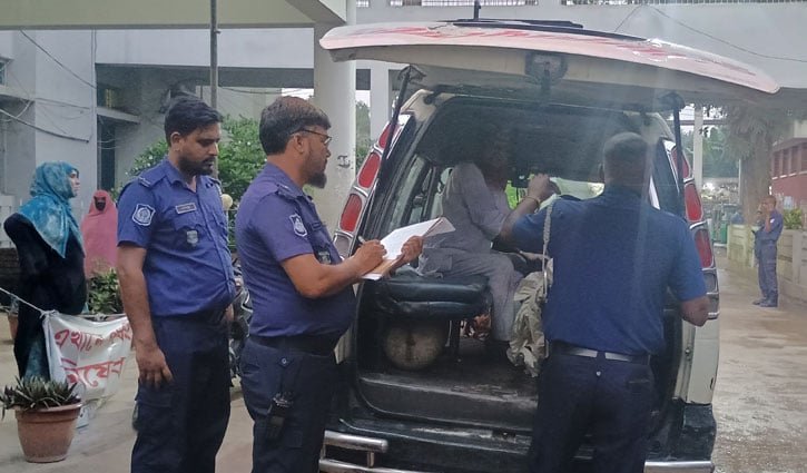 ধামরাইয়ে অটোরিকশা-পিকআপের মুখোমুখি সংঘর্ষে নিহত ৩