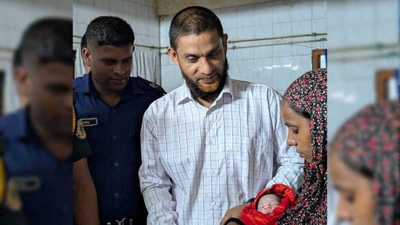 অ্যাম্বুলেন্সে পুত্রসন্তানের জন্ম দিলেন নারী হাজতি