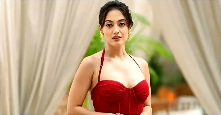 স্বামী, শাশুড়ি ও ননদের বিরুদ্ধে নির্যাতনের অভিযোগ এনে থানায় অভিনেত্রী