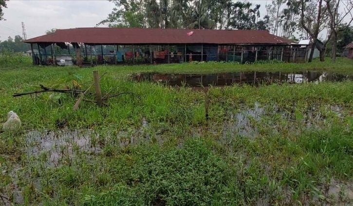 অপরিকল্পিত শহরে জলাবদ্ধতায় নাকাল জামালপুর পৌরবাসী