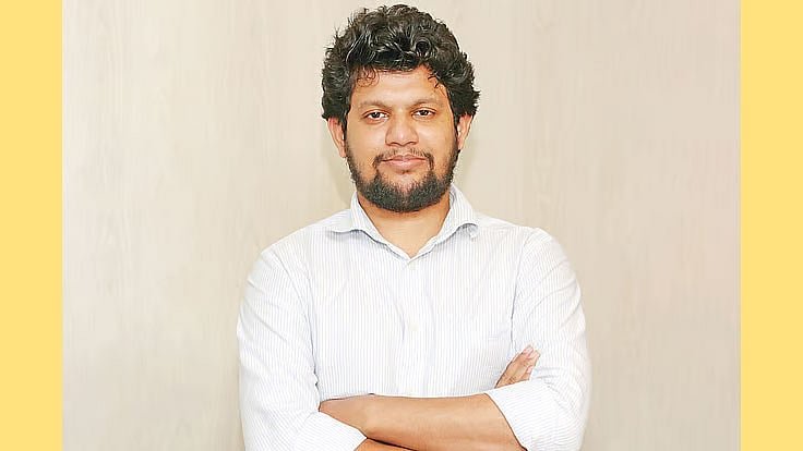 আমলাতন্ত্র ও ব্যবসা খাতের বড় কর্তাদের তুষ্ট করার চেষ্টায় সরকার: মাহফুজ আলম