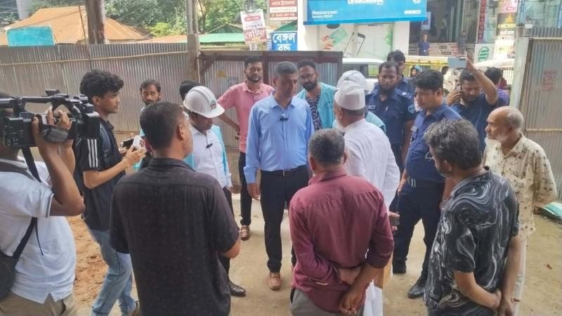 কুমিল্লায় নকশাবহির্ভূত ৭ ভবনের নির্মাণকাজ বন্ধ