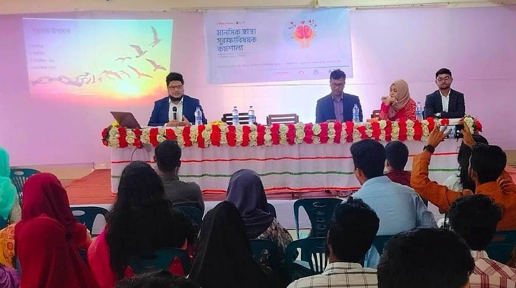 মাদকাসক্তির মতো ভয়ংকর হচ্ছে ইন্টারনেট আসক্তি