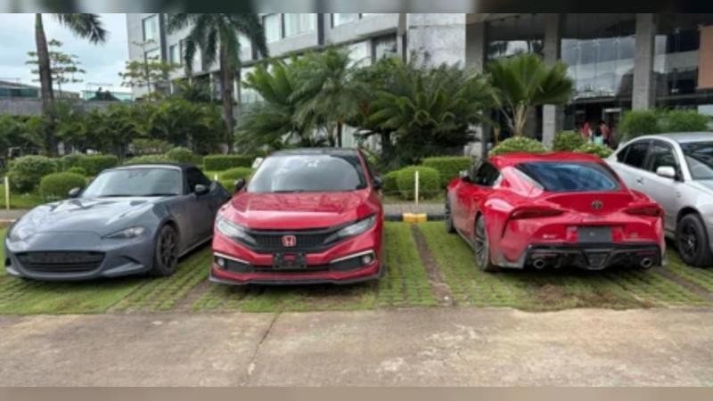 যন্ত্রাংশের আড়ালে বিলাসবহুল গাড়ি আমদানি