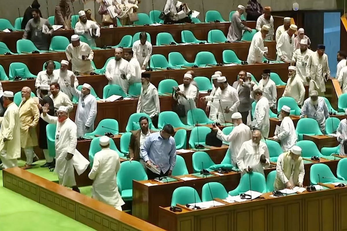 সংসদে ও  রাজপথে কী কৌশলে এগোবে বিরোধী দল