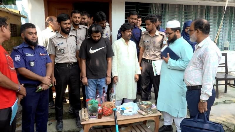 মেহেপুরে মাদক, নগদ অর্থ ও গুলিসহ বাবা ছেলে আটক