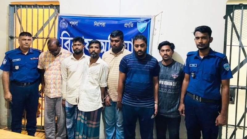 খাগড়াছড়িতে যৌথ বাহিনীর ঝটিকা অভিযানে নিষিদ্ধ আওয়ামী লীগ ও সহযোগী সংগঠনের ৫ জন গ্রেফতার