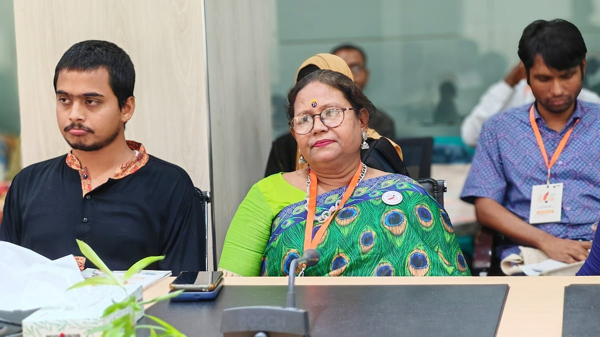 লেখালেখির পথে বয়স নয়, শেখার আগ্রহই পরিচয়
