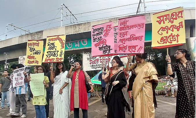 সান্ধ্য আইন: নিরাপত্তার দোহাই দিয়ে প্রাতিষ্ঠানিক নিয়ন্ত্রণ
