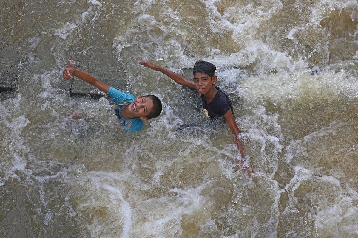 মাছ ধরা, সঙ্গে দুরন্তপনা