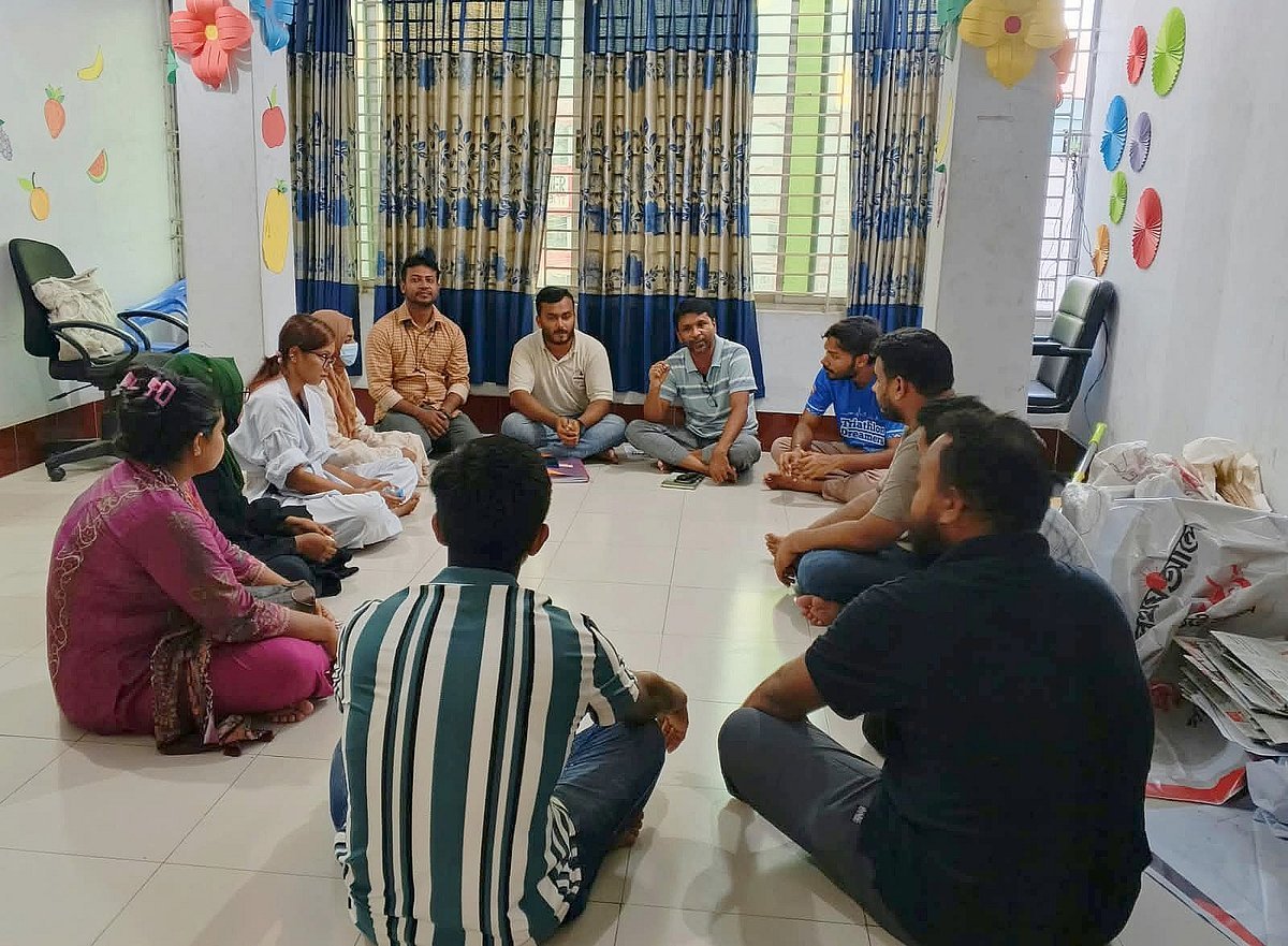 পরিশ্রম ও সততার মাধ্যমে অর্জিত জীবিকা আত্মমর্যাদা বাড়ায়
