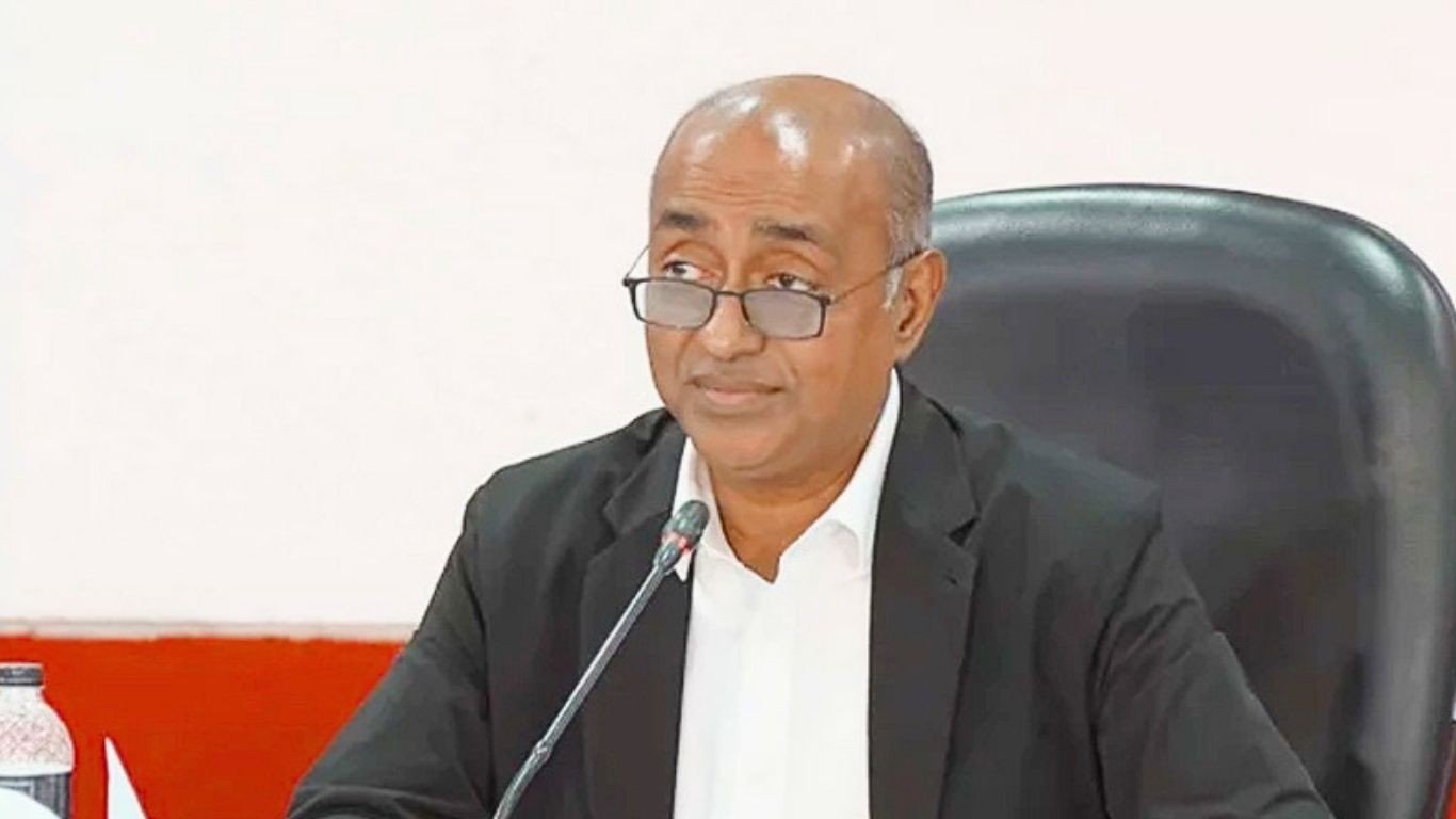 পররাষ্ট্র প্রতিমন্ত্রী সংবিধান অনুযায়ী শপথ নিয়েছেন, ব্যত্যয় হয়নি: আইনমন্ত্রী