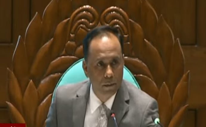 আস্তে কথা বলুন প্লিজ: মন্ত্রী–প্রতিমন্ত্রীকে ডেপুটি স্পিকার