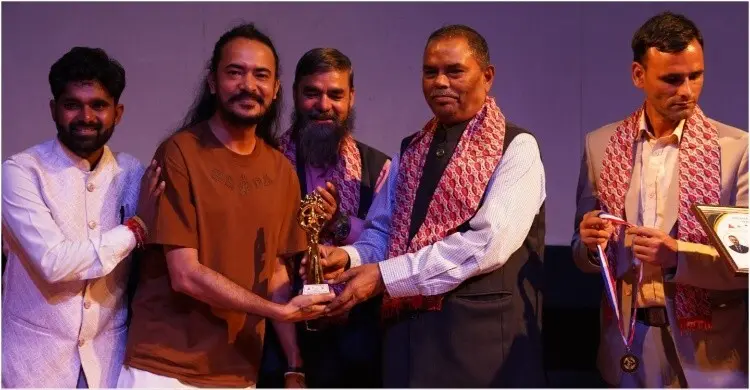নেপালে আন্তর্জাতিক সম্মাননা পেলেন শাহাদাত রাসএল