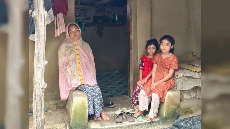 স্বামী হত্যার বিচার চেয়ে উল্টো নিজেই কারাগারে স্ত্রী, কাঁদছে দুই বোন