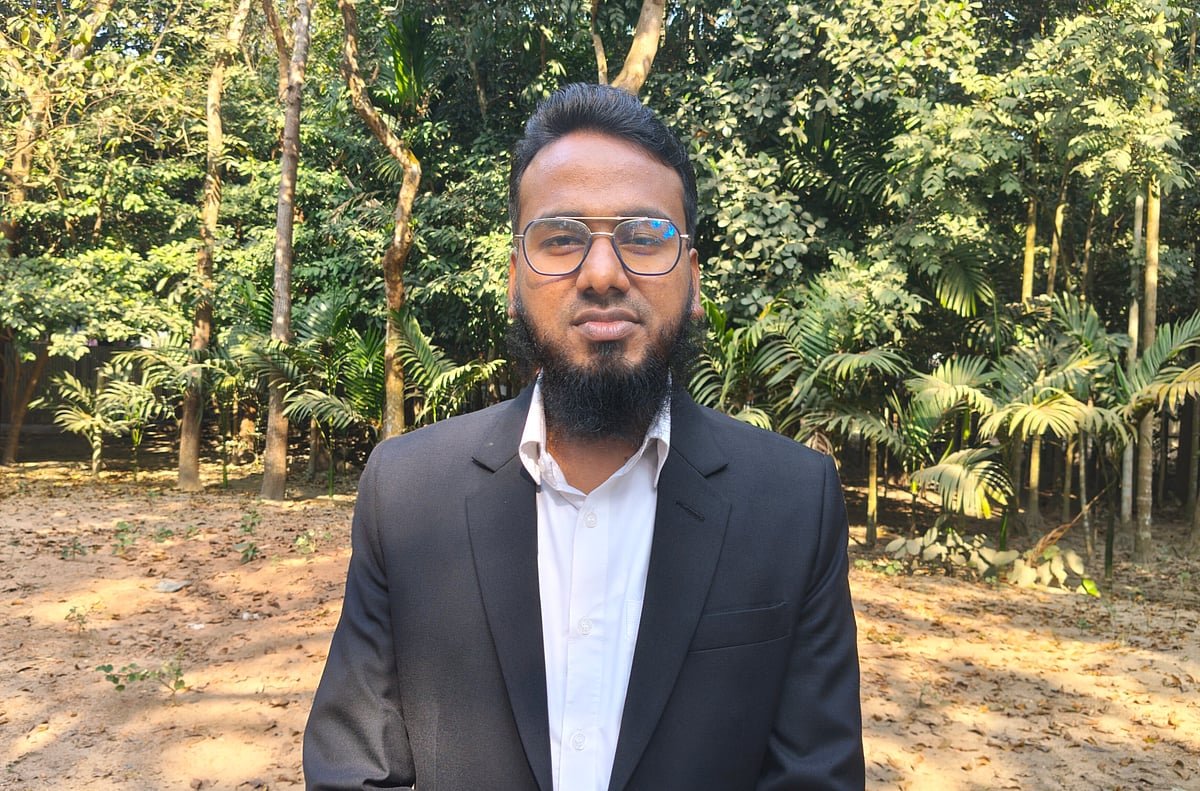 হারিকেনের আলোয় রাত জেগে পড়া নজরুলের তিন বিসিএসে সাফল্য