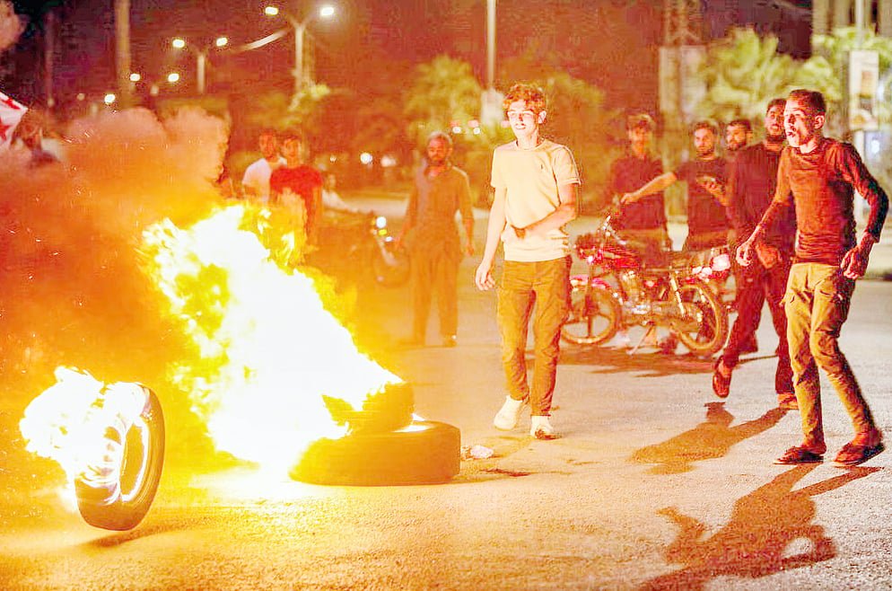 জ্বালানিসংকটে দেশে দেশে ক্ষোভ
