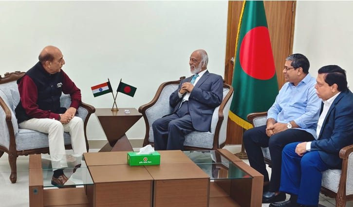 বাংলাদেশের অভ্যন্তরীণ রাজনীতি নিয়ে মন্তব্য করা ভারতের কাজ নয়: দীনেশ ত্রিবেদী