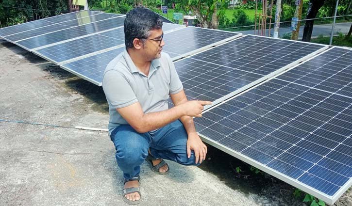 নিজের চাহিদা মিটিয়ে গ্রিডে বিদ্যুৎ বিক্রি করেন আখতারুজ্জামান