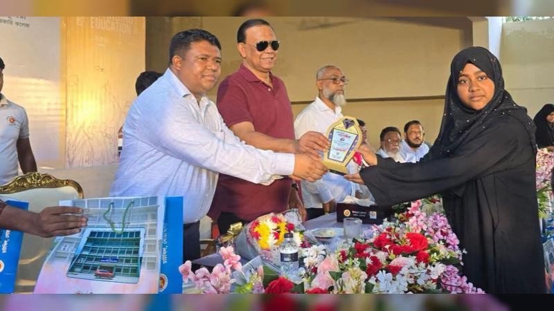 নোয়াখালী চাটখিলে কৃতি শিক্ষার্থীদের সংবর্ধনা দিলেন ব্যারিস্টার এ এম মাহবুব উদ্দিন খোকন এমপি