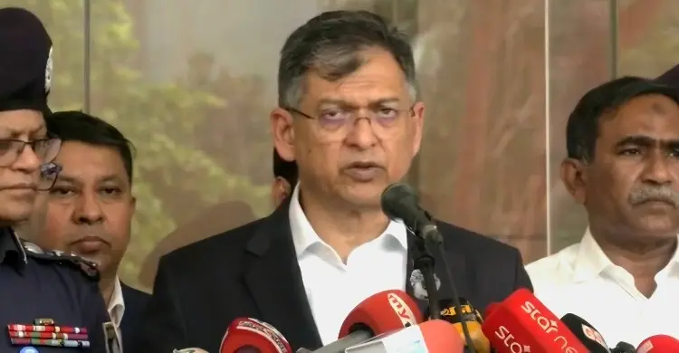 লুট হওয়া অস্ত্র উদ্ধারে বিশেষ ইউনিট, খোঁজ দিলে ২ লাখ টাকা পুরস্কার